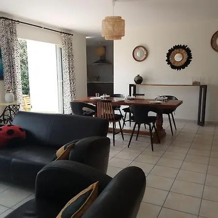 La Goulebeneze Holiday home